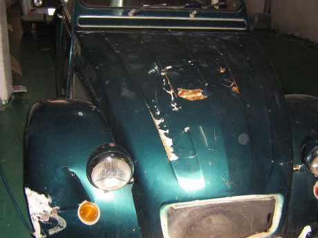 Pues eso colegas, que un conocido mio tiene el 2CV de las fotos en una parcela de Albacete y si de aquí 02