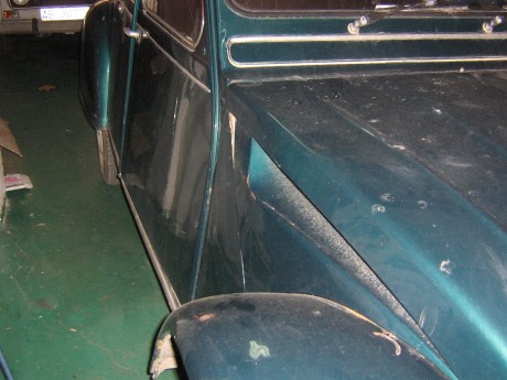 Pues eso colegas, que un conocido mio tiene el 2CV de las fotos en una parcela de Albacete y si de aquí 00