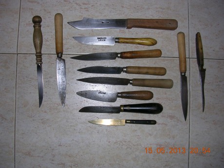 Hola:

En primer lugar debo decir que considero estos cuchillos veteranos, de cocina, de matadero, de 100