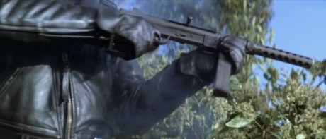 Compañeros,

En vista de las ganas de algunos (Elcafe, Wilcow, Vrakk, etc) por adivinar armas de películas 110