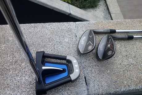 Vendo lo siguiente:
 pitch 48° Callaway Forged serie X en buen estado 35€
 blaster 54° Callaway Forged 42