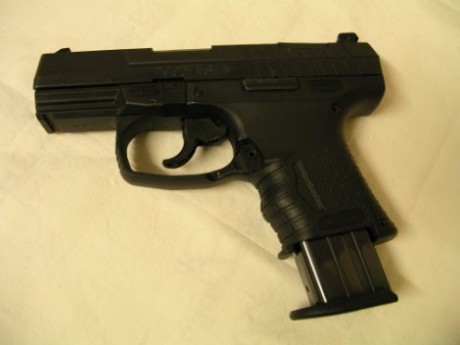 Las Walther creo que son tambien unas magníficas armas, con mucha historia y mucho futuro.
Aqui van unas 02