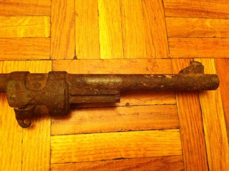 Salud comunidad foril.

Este fusil apareció de casualidad en una escombrera de un pueblo cercano al frente 10