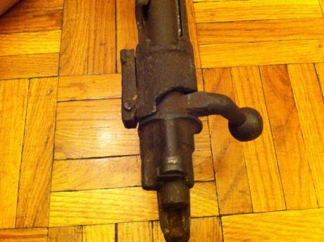 Salud comunidad foril.

Este fusil apareció de casualidad en una escombrera de un pueblo cercano al frente 21