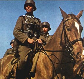 (Introduccion  la ss)                                         la SS era la abreviacion de "Schutz-Staffel" 10