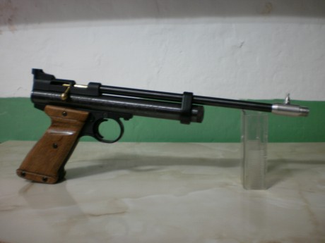 Buenas,os presento mi sencillo tunig a la 2240,ya terminado.Consta de:
1- Crosman 2240 con cañon mas largo(6 01