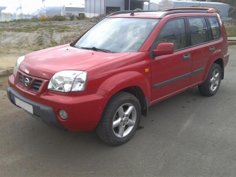 Vendo mi X-Trail de 2001 con 280.000 kms. Está muy bien cuidado, tiene el mantenimiento al día y con libro 02
