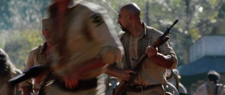 Compañeros,

En vista de las ganas de algunos (Elcafe, Wilcow, Vrakk, etc) por adivinar armas de películas 70