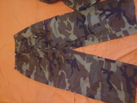 Hola, vendo traje de agua del Ejercito Italiano en camo y tejido RIP-STOP. Ideal para llevarlo siempre 00