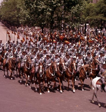 Vamos a intentar hacer un tema con fotos historicas y curiosas de las FFCCS, S.P. y F.A.S.

Saludos. 11