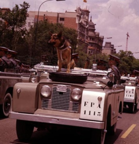 Vamos a intentar hacer un tema con fotos historicas y curiosas de las FFCCS, S.P. y F.A.S.

Saludos. 10