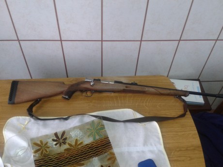 Hola compañeros, haber que me podéis decir sobre este rifle. Es un Winchester 8x57 y poco mas os puedo 01