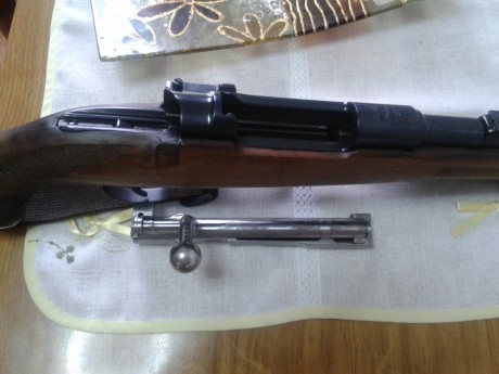 Hola compañeros, haber que me podéis decir sobre este rifle. Es un Winchester 8x57 y poco mas os puedo 10