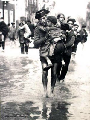 Vamos a intentar hacer un tema con fotos historicas y curiosas de las FFCCS, S.P. y F.A.S.

Saludos. 31