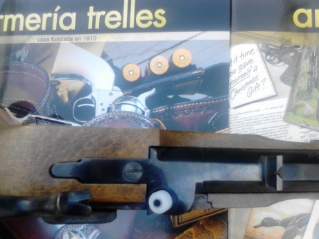 Hola compañeros.
Acabo de comprarme esta pistola de Avancarga.

Quiero que me confirmeis unos detallitos.

Antes 00