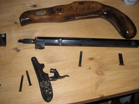 Hola compañeros.
Acabo de comprarme esta pistola de Avancarga.

Quiero que me confirmeis unos detallitos.

Antes 60