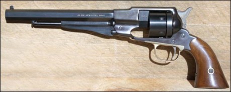 Hola , Alguien tiene un tambor de combersion?que tal es tirar con cartucho metalico con este revolver? 81