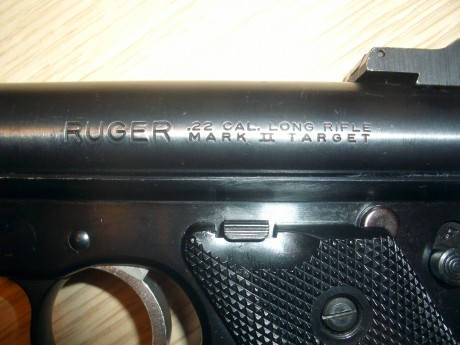 Se vende pistola RUGER Mark II, calibre .22 Long Rifle y un (1) cargador original.-

Estado general del 70