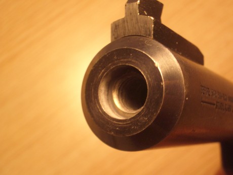 Se vende pistola RUGER Mark II, calibre .22 Long Rifle y un (1) cargador original.-

Estado general del 80