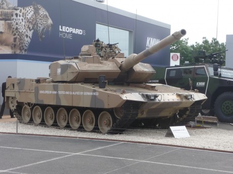 Este tema, sin duda, que ha cambiado en nuestras cabezas. Para ir al grano: un Leopard 2 A7+ teoricamente 00