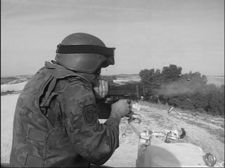 No se si ya ha salido, pero me han pasado este enlace y me ha gustado:

https://blogs.denverpost.com/captured/2009/06/05/the-65th-anniversary-of-d-day-on-the-normandy-beaches/

Que 100