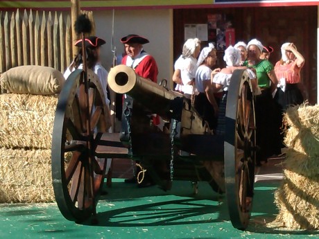 Pos nada, que hemos pasado una tarde agradable recordando a Galvez y su famosa victoria de Pensacola.

A 00