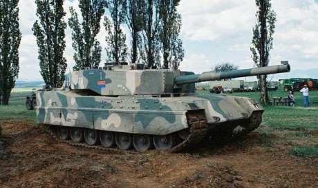 Este tema, sin duda, que ha cambiado en nuestras cabezas. Para ir al grano: un Leopard 2 A7+ teoricamente 102