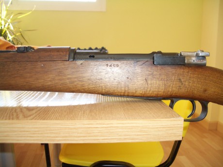 ¿alguien sabe que significan? ¿puede ser el lugar de destino de las armas, como algun cuerpo en especial?

son 50