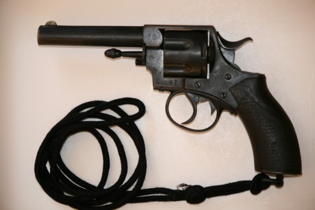 Hace unos días encontré por casualidad en una web extranjera un arma a la venta que hacía muchos años 52