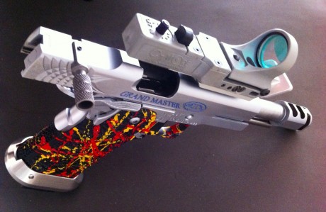 Abro este Hilo para que colguemos nuestras armas de IPSC, para que babeemos constantemente y veamos mejoras 92
