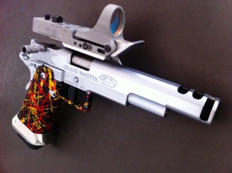Abro este Hilo para que colguemos nuestras armas de IPSC, para que babeemos constantemente y veamos mejoras 91