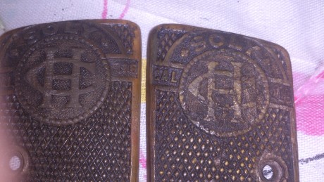 tengo estas cachas y me gustaría saber de que fabricante son 00