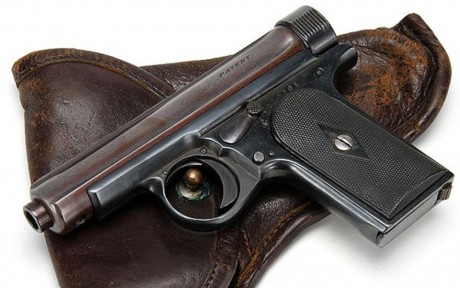 Hace unos días encontré por casualidad en una web extranjera un arma a la venta que hacía muchos años 142