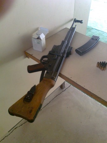 Hola:

En primer lugar debo deciros que las armas modernas no me interesan nada y que sólo me interesan 71