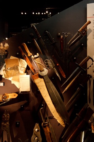 Bueno pues he encontrado las fotografias que hice en el museo de Londres sobre armas-militaria y las queria 11