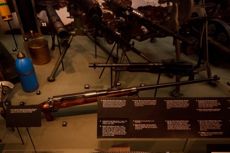 Bueno pues he encontrado las fotografias que hice en el museo de Londres sobre armas-militaria y las queria 21