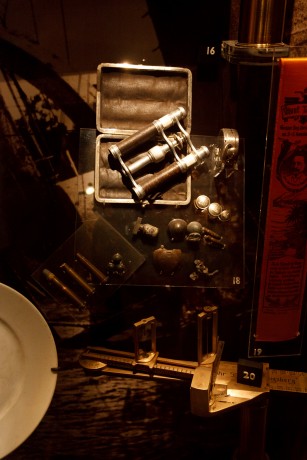 Bueno pues he encontrado las fotografias que hice en el museo de Londres sobre armas-militaria y las queria 20