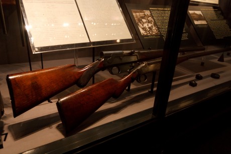 Bueno pues he encontrado las fotografias que hice en el museo de Londres sobre armas-militaria y las queria 30