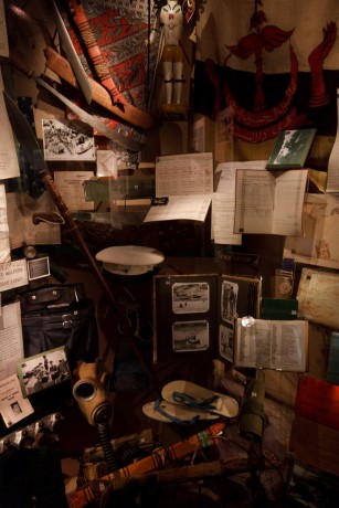 Bueno pues he encontrado las fotografias que hice en el museo de Londres sobre armas-militaria y las queria 112