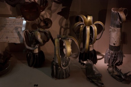 Bueno pues he encontrado las fotografias que hice en el museo de Londres sobre armas-militaria y las queria 121