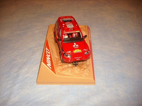 Hola!!!

Vendo Mitsubishi Pajero “JUTTA” para Scalextric Slot Ninco. (Referencia 50305).

Suspensión Proshock. 02