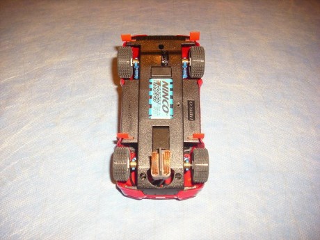 Hola!!!

Vendo Mitsubishi Pajero “JUTTA” para Scalextric Slot Ninco. (Referencia 50305).

Suspensión Proshock. 20