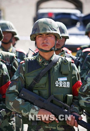 Como dirían los chinos, el "subfusil tipo 5" es su estándar en las policías chinas.

Tiene unos 11
