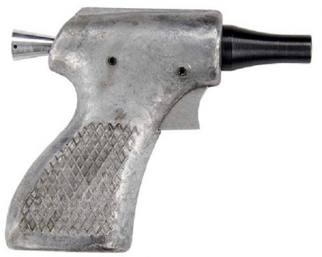 Hace unos días encontré por casualidad en una web extranjera un arma a la venta que hacía muchos años 90