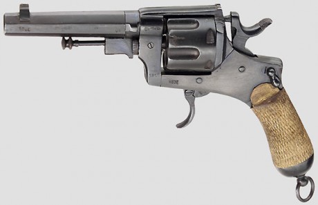 Hace unos días encontré por casualidad en una web extranjera un arma a la venta que hacía muchos años 40
