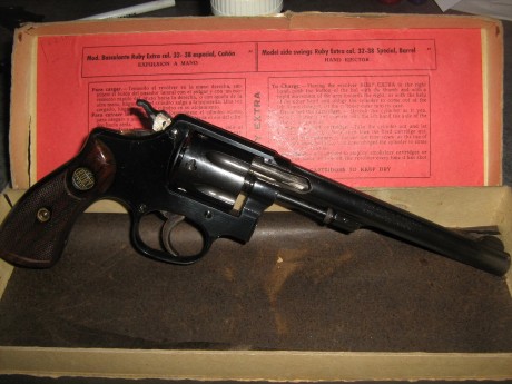 Vendo revolver RUBY inutilizado con su caja original
certificado de inutilización nominal.
Ahora 75 euros 01