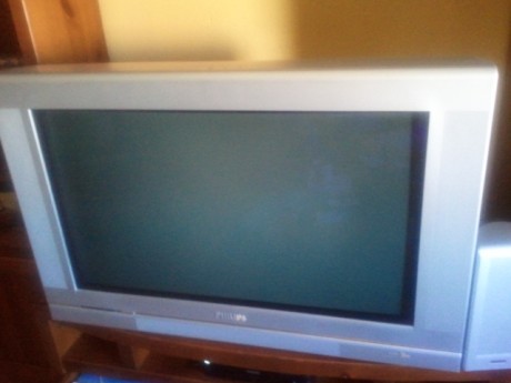 Vendo TV Philips Pixel Plus de 32" Estado muy bueno, funciona perfectamente y con una calidad de 02