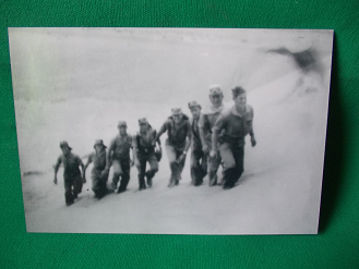 Hola un saludo a todos,quisiera compartir unas fotos de mi padre y sus compañeros cuando estaba haciendo 12