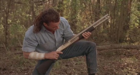 Compañeros,

En vista de las ganas de algunos (Elcafe, Wilcow, Vrakk, etc) por adivinar armas de películas 80