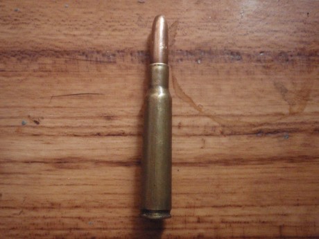 hola,para los que teneis armas del calibre Español 7x57 antiguas.

foto nº1 cartucho entero 7x57 de la 00